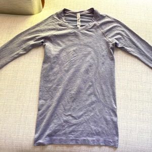 Lululemon Running Shirt Long Sleeve in light purple/gray